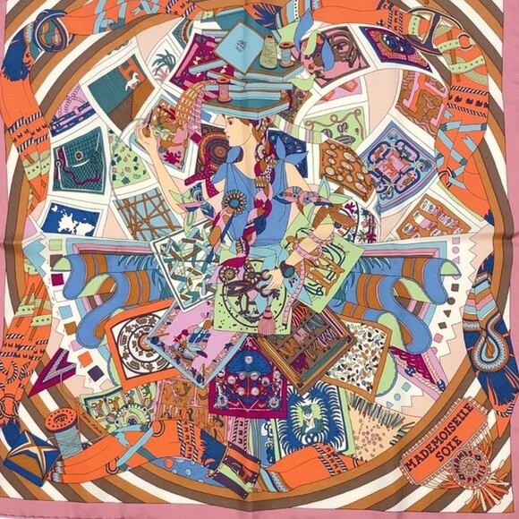 Hermes Carré 45 MADEMOISEILLE SOIE Silk Scarf W/Box - Picture 14 of 16